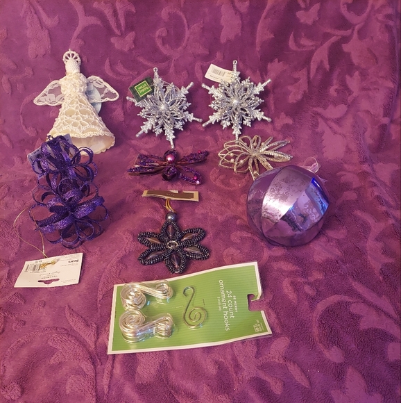 Christmas tree decorations - Picture 1 of 9